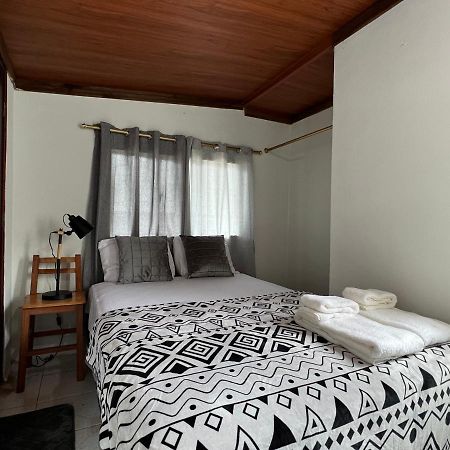 Tiny Apartment In The City Rooftop Terrace Baños Extérieur photo